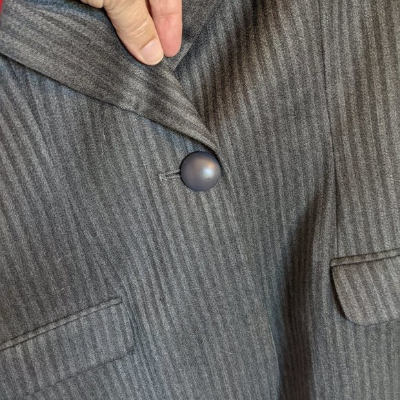 80S VINTAGE POWER WOMAN GREY WOOL SUIT.  BOSS Shoulder Pads, CRAFTSMANSHIP! 10 - Picture 5 of 15